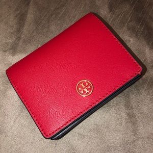 Tory Burch wallet.